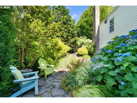5709 SE Morrison Street Portland OR 97215