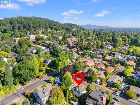 5709 SE Morrison Street Portland OR 97215