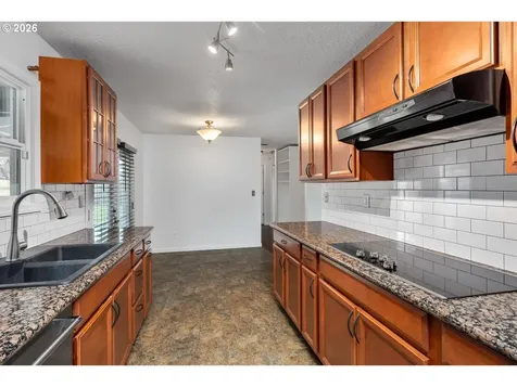 1903 SE 158th Avenue Portland OR 97233