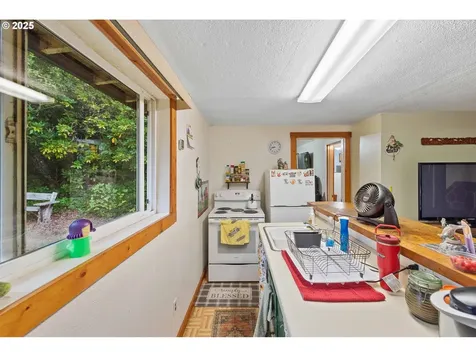 93585 Briar Lane Coos Bay OR 97420