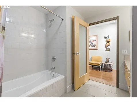 1221 SW 10th Avenue Portland OR 97205