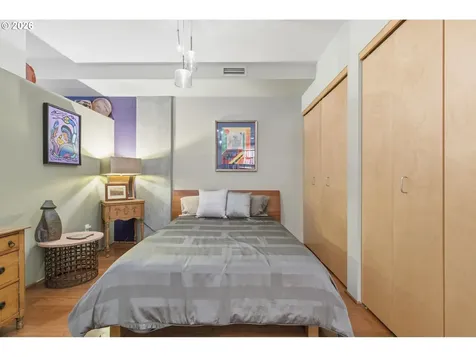 1221 SW 10th Avenue Portland OR 97205