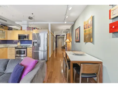 1221 SW 10th Avenue Portland OR 97205