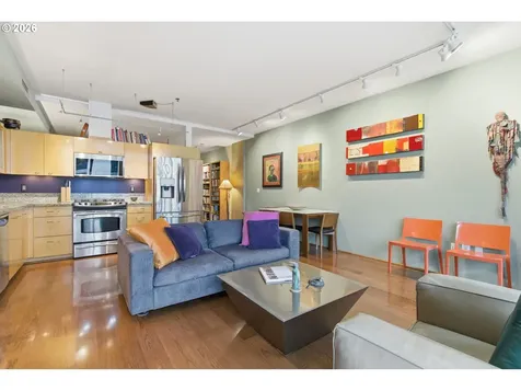 1221 SW 10th Avenue Portland OR 97205