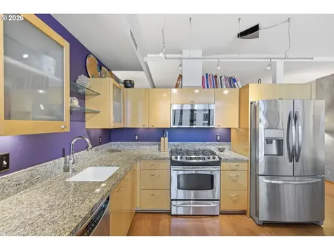 1221 SW 10th Avenue Portland OR 97205