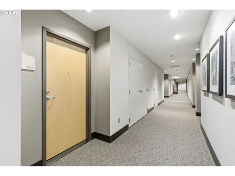 1221 SW 10th Avenue Portland OR 97205