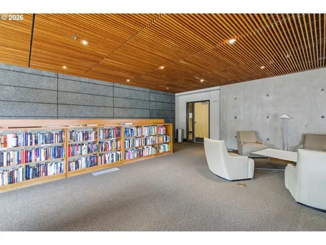 1221 SW 10th Avenue Portland OR 97205
