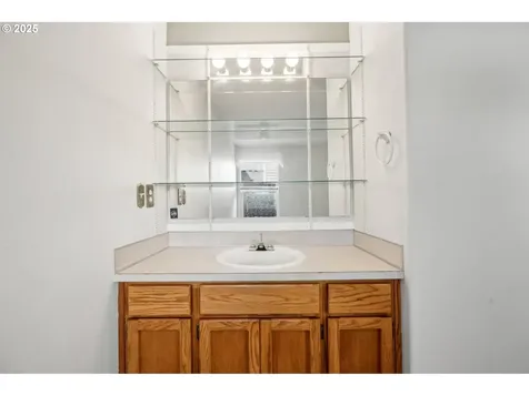 5115 NE 76th Avenue Vancouver WA 98662
