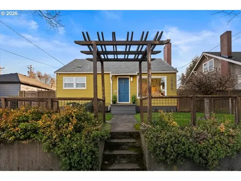 1766 NE Saratoga Street Portland OR 97211