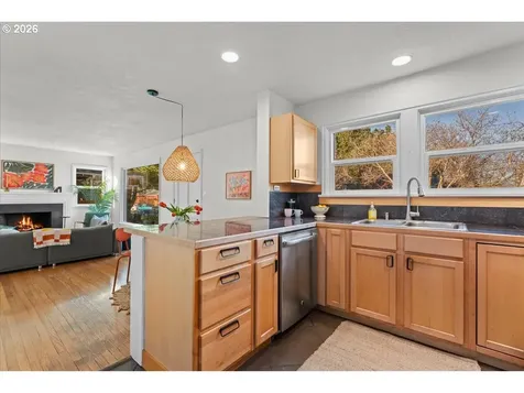 1766 NE Saratoga Street Portland OR 97211