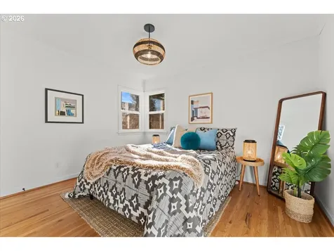 1766 NE Saratoga Street Portland OR 97211