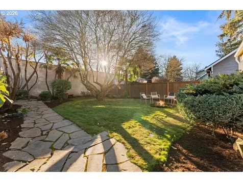 1766 NE Saratoga Street Portland OR 97211