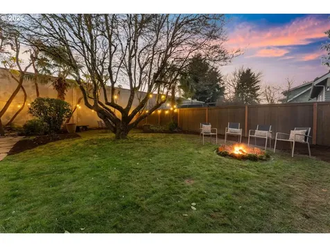 1766 NE Saratoga Street Portland OR 97211