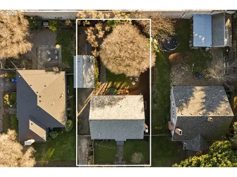 1766 NE Saratoga Street Portland OR 97211