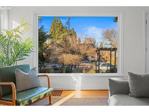 1766 NE Saratoga Street Portland OR 97211