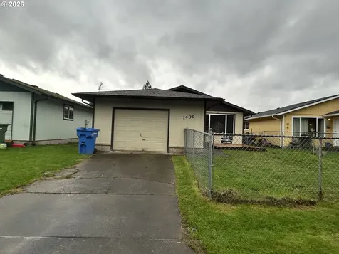 1409 Bowmont Avenue Kelso WA 98626