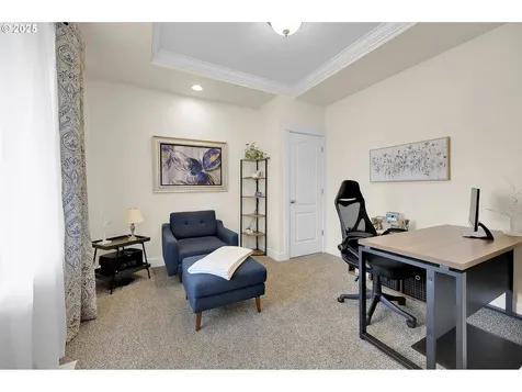 547 Ethan Court Springfield OR 97477
