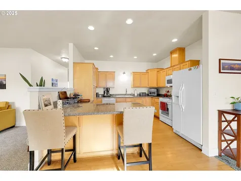 547 Ethan Court Springfield OR 97477