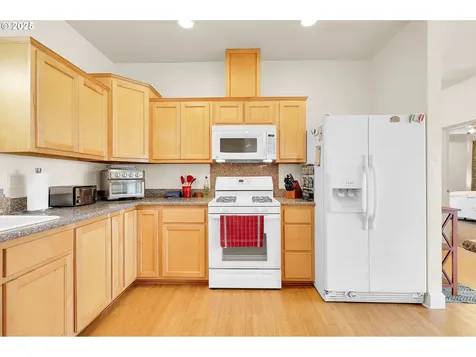 547 Ethan Court Springfield OR 97477