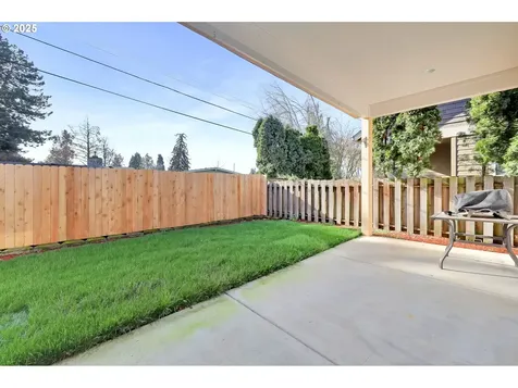 547 Ethan Court Springfield OR 97477