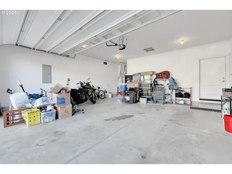 547 Ethan Court Springfield OR 97477