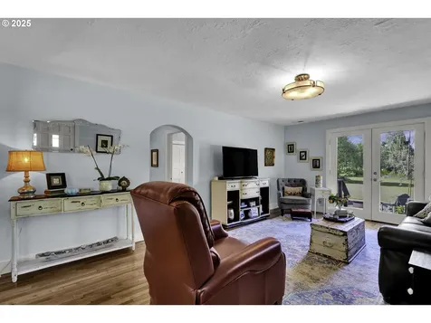 608 Flournoy Valley Road Roseburg OR 97471