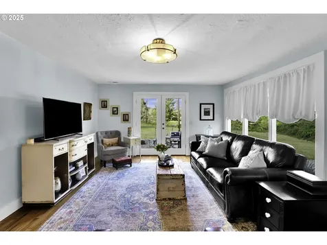 608 Flournoy Valley Road Roseburg OR 97471
