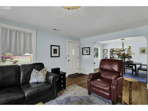 608 Flournoy Valley Road Roseburg OR 97471