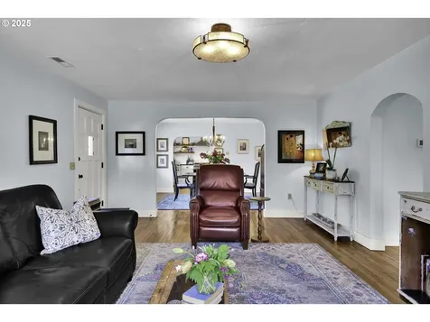 608 Flournoy Valley Road Roseburg OR 97471
