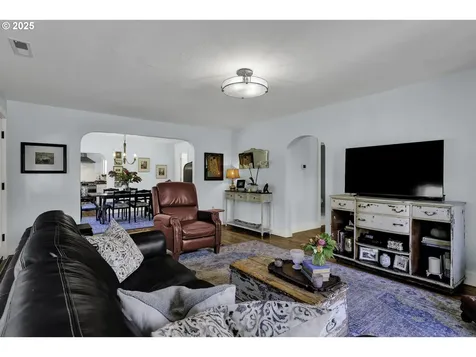 608 Flournoy Valley Road Roseburg OR 97471