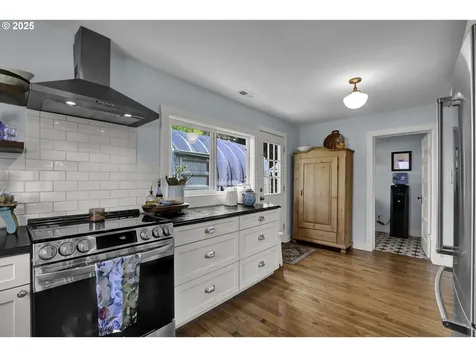 608 Flournoy Valley Road Roseburg OR 97471