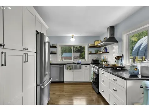 608 Flournoy Valley Road Roseburg OR 97471