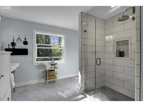 608 Flournoy Valley Road Roseburg OR 97471