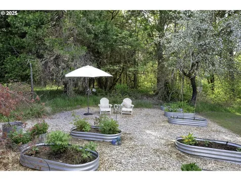 608 Flournoy Valley Road Roseburg OR 97471
