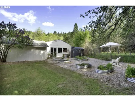 608 Flournoy Valley Road Roseburg OR 97471