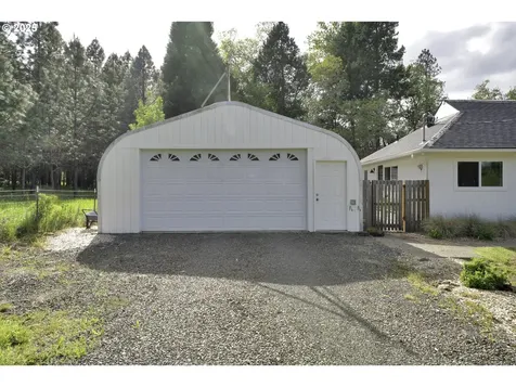 608 Flournoy Valley Road Roseburg OR 97471