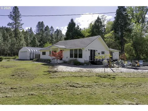 608 Flournoy Valley Road Roseburg OR 97471