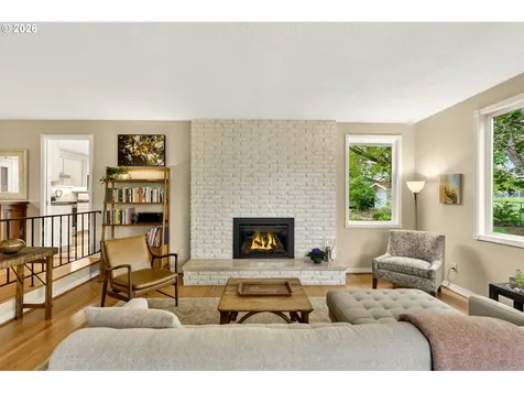 1445 NE Country Club Avenue Gresham OR 97030