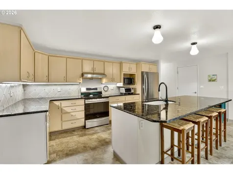 1445 NE Country Club Avenue Gresham OR 97030