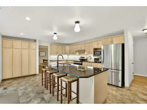 1445 NE Country Club Avenue Gresham OR 97030