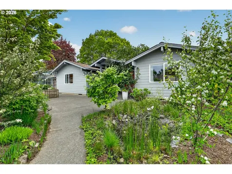 1445 NE Country Club Avenue Gresham OR 97030