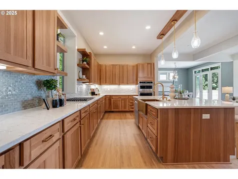 14 Juarez Street Lake Oswego OR 97035