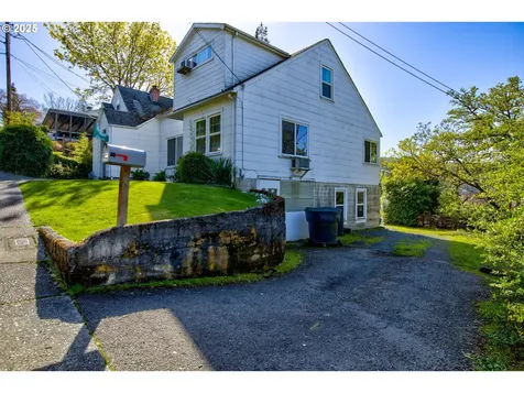 910 SE Kane Street Roseburg OR 97470