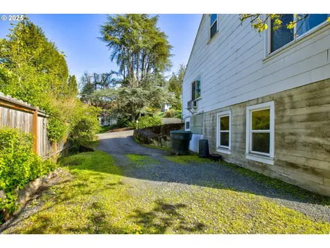 910 SE Kane Street Roseburg OR 97470