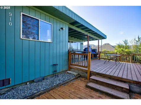 910 SE Kane Street Roseburg OR 97470