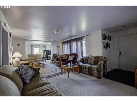 910 SE Kane Street Roseburg OR 97470