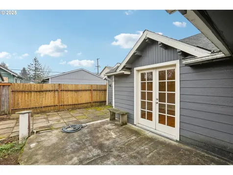 5116 SE Knapp Street Portland OR 97206
