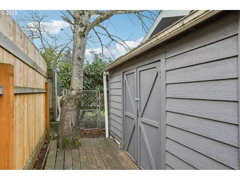 5116 SE Knapp Street Portland OR 97206