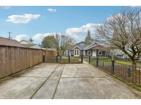5116 SE Knapp Street Portland OR 97206