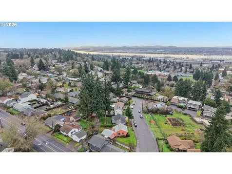 1311 E 32nd Avenue Vancouver WA 98661